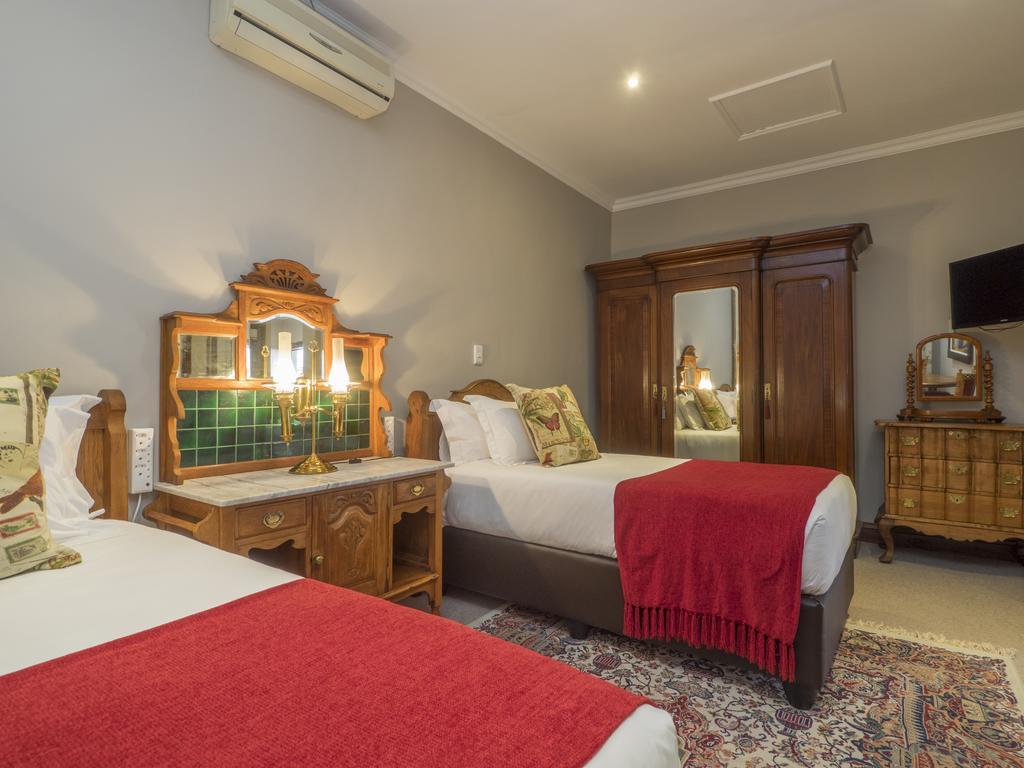 Madison Manor Boutique Hotel นิสนา ภายนอก รูปภาพ